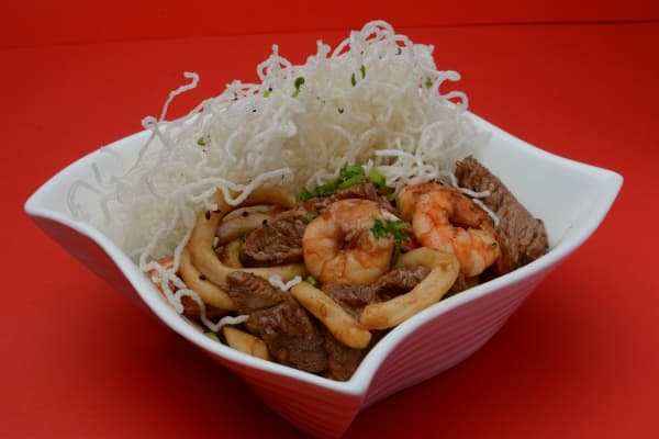 STIR FRIED MAR Y TIERRA